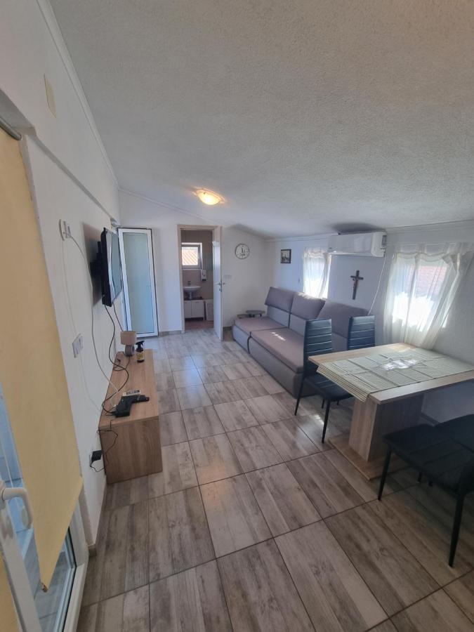 Apartments Kovac Vir Eksteriør bilde