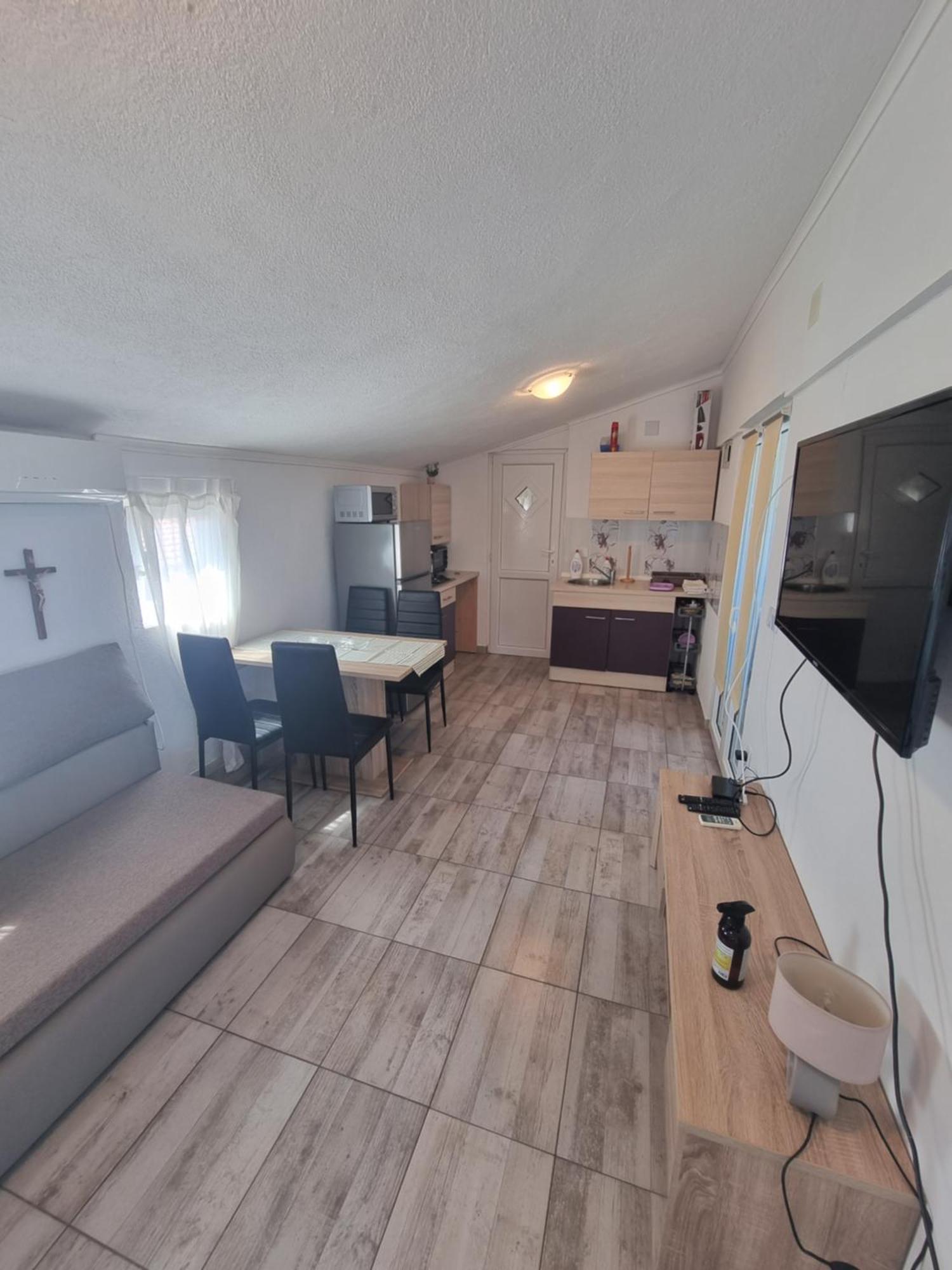 Apartments Kovac Vir Eksteriør bilde